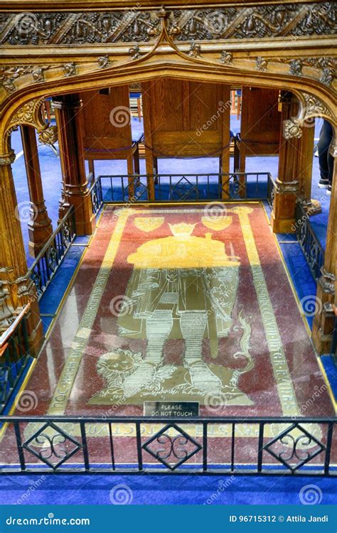 Tomb of Robert Bruce, Dunfermline, Scotland Editorial Photography ...