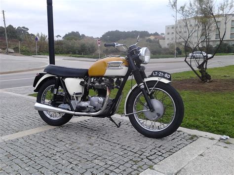 Triumph 650 BONNEVILLE 1963 - from Rui Goncalves