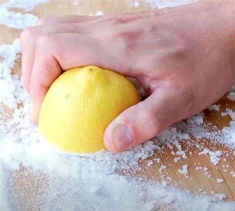 4 Smart Ways to Clean with Lemon That You Should Know