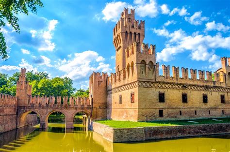 Il castello delle fiabe a due passi da Bologna