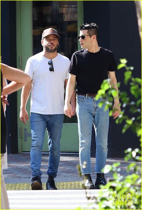 Rami Malek & Twin Brother Sami Take a Stroll After Having Lunch in NYC: Photo 4324581 | Rami ...