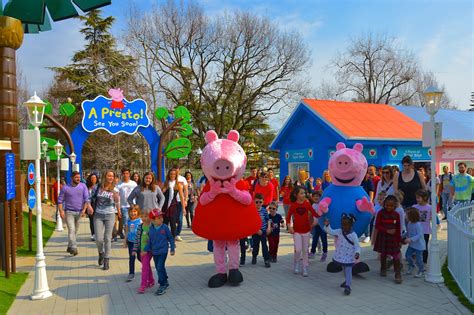 Peppa Pig Land At Gardaland Theme Park, Italy | Curly Tales