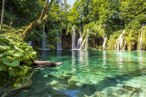 Ultimate Guide to Visiting Plitvice Lakes National Park, Croatia [2024 ]