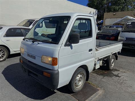 Suzuki Carry Is a Right-Sized Mini Truck - eBay Motors Blog