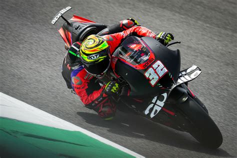 MotoGP: Savadori Continuing As Aprilia Test Rider In 2023 - Roadracing World Magazine ...