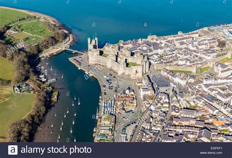 Caernarfon aerial hi-res stock photography and images - Alamy