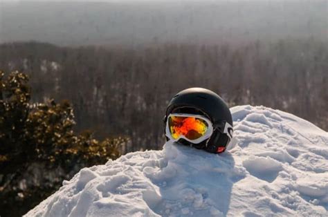 Choose The Right Ski Goggle Lens Color - Be Active Outside