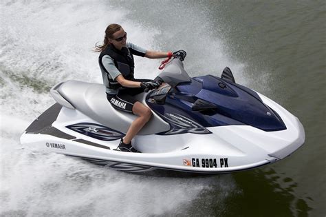 2011 Yamaha VX Deluxe WaveRunner Gallery 425770 | Top Speed