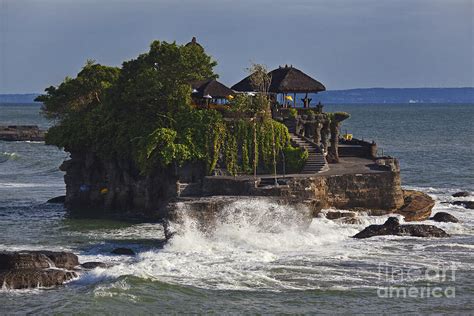 Pura Tanah Lot Bali Photograph by Craig Lovell - Fine Art America