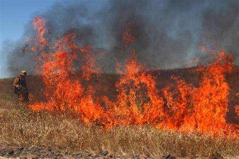 Massive Grass Fire Near Jacksboro Forces Evacuations [VIDEO]