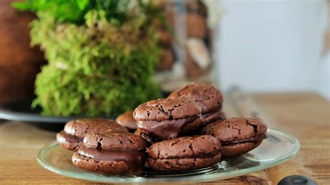 Chocolate Macaroons - Bake Eat