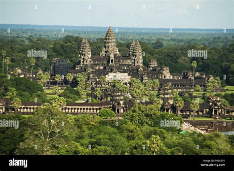 Angkor wat aerial view hi-res stock photography and images - Alamy