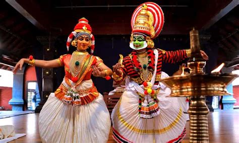 List of 14 Traditional Folk Dances of Kerala with Photos