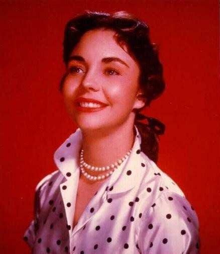 Jennifer Jones | Biography (1919-2009) | Gallery