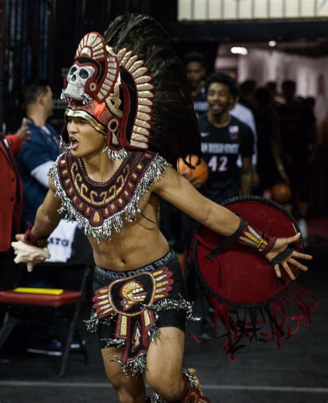 Faculty union condemns Aztec mascot – The Daily Aztec