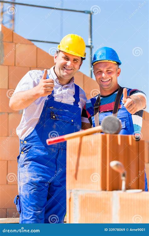 Construction Site Workers Building Walls on House Stock Image - Image of builder, estate: 33978069