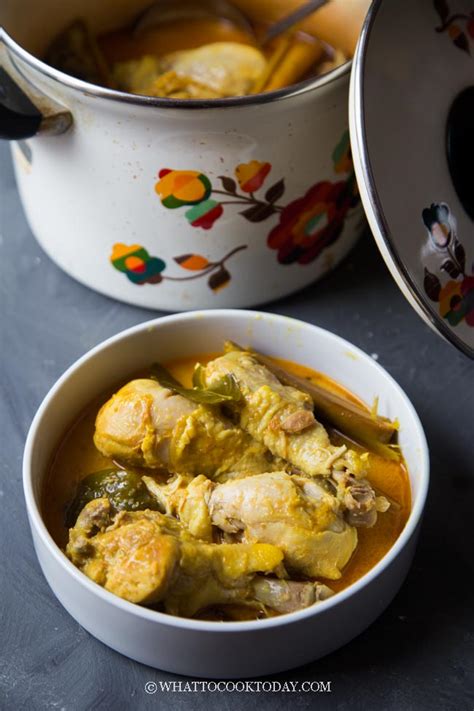 How To Cook Gulai Ayam Padang (Padang Curry Chicken)