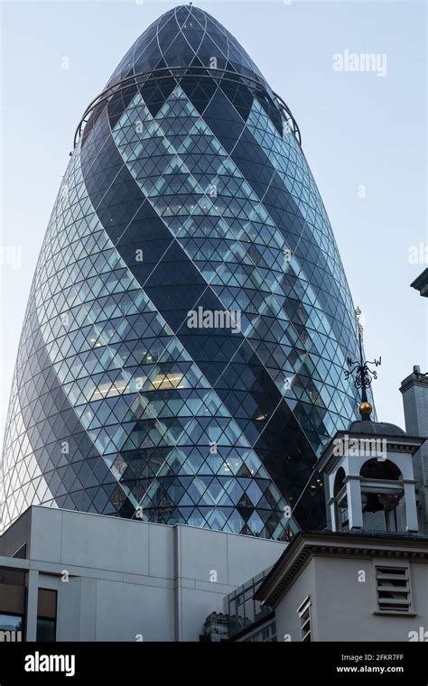 London Buildings along the Thames and a nod to William Wallace Stock Photo - Alamy