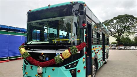 CESL aims to deploy 5580 electric buses across India | HT Auto