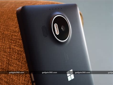 Microsoft Lumia 950, Lumia 950 XL Now Receiving Bug-Fixing Windows 10 Mobile Update ...