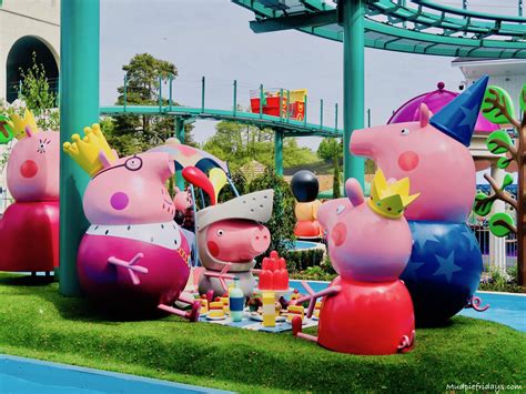 Paultons Park New Peppa Pig Rides Review - mudpiefridays.com