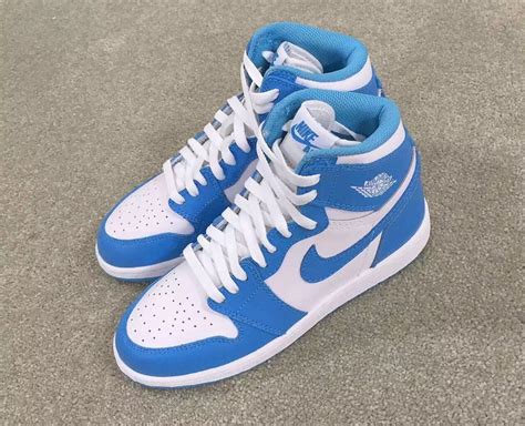 Air Jordan 1 Retro High OG UNC 2015 - Sneaker Bar Detroit