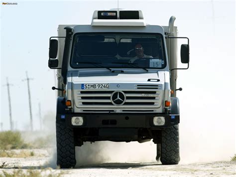 Images of Mercedes-Benz Unimog U5000 2000–13 (1600x1200)