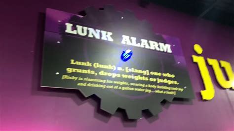 Setting Off the Lunk Alarm at Planet Fitness / GOT KICKED OUT - YouTube