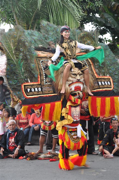 reog ponorogo by sherlylolytia on DeviantArt