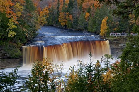 Tahquamenon Falls - Upper Peninsula, Michigan - Around Guides