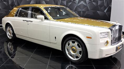 Rolls-Royce Phantom - Gold Roof wrap | WrapStyle