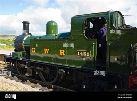 GWR 1400 tank class 0-4-2T steam locomotive No 1450 Stock Photo, Royalty Free Image: 32991967 ...