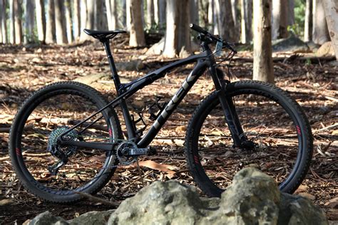 2020 Trek Supercaliber 9.9 AXS Review – Point. Shoot! | Spark Bike