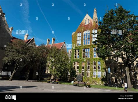 Manchester university campus hi-res stock photography and images - Alamy