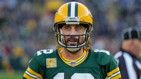 Aaron Rodgers 'a little misty' upon his Packers return