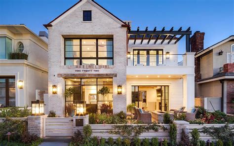 34 Admirable Beach House Exterior Design Ideas You Will Love - MAGZHOUSE