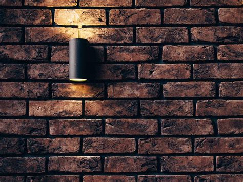 How to light a brick wall?