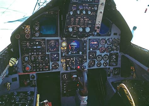 F-22 Simulator Cockpit : r/Military