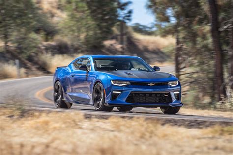 2017-chevrolet-camaro-ss-1le-front-three-quarter-in-motion - VetteTV