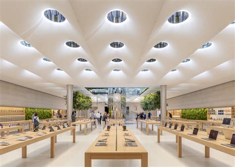 Gallery of Apple Store Fifth Avenue / Foster + Partners - 1