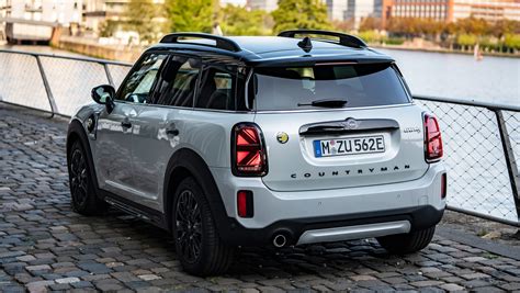 MINI Countryman plug-in hybrid review - gallery 2020 | Carbuyer