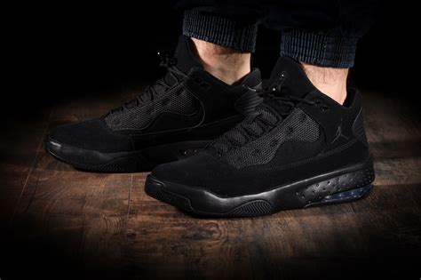 NIKE AIR JORDAN MAX AURA 2 TRIPLE BLACK | pt.KicksManiac.com