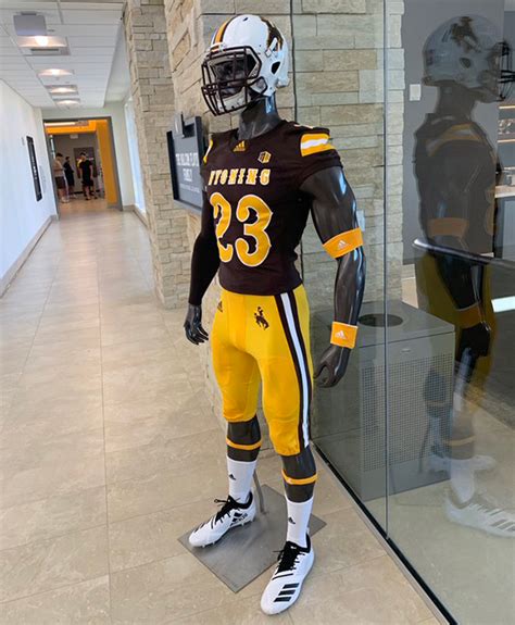 Wyoming Cowboys Unveil New Football Uniforms – SportsLogos.Net News