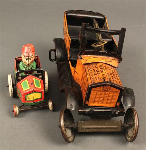 Lot 736: 2 tin litho Wind-Up Toy Cars | Case Auctions