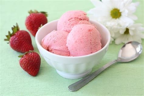 Strawberry Sour Cream Ice Cream | Two Peas & Their Pod