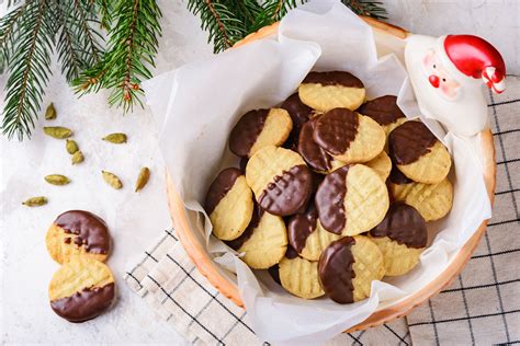 Kardamom Plaetzchen (German Christmas Cardamom Cookies) Recipe