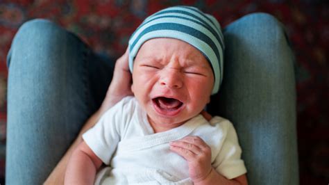 How to Make a Baby Stop Crying - Tips for Soothing a Fussy Newborn