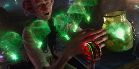 Action-packed new trailer for Steven Spielberg's The BFG - HeyUGuys