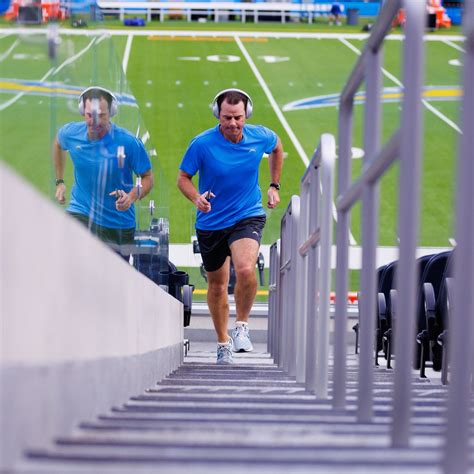 Los Angeles Chargers Coach Brandon Staley Doesn’t Apologize for His Pregame Warm-Up - WSJ