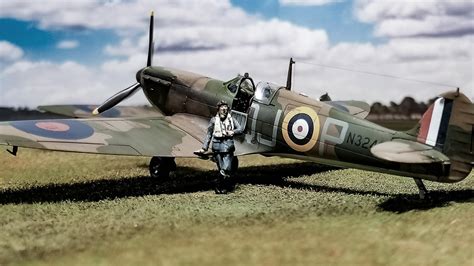 Airfix Battle of Britain diorama in 1/72 scale Hurricane and SpitfireFlugzeugwerk WWII warbird ...